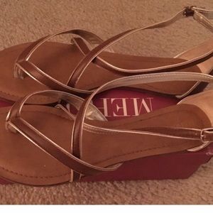 Merona strappy Sandels